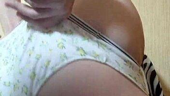 Seeking my soulmate: blonde bombshell seeks dominant partner