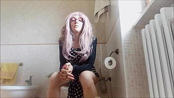 Beautiful aunt Chantal in steamy solo action