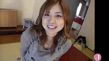 i can’t believe how nasty maho yukimi gets with that vibrator