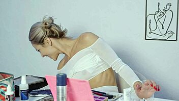 Harley Quinn Makeup Tutorial by Miss Daisy Diamond for Halloween