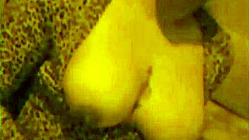 Åbnede jeg mig på alle fire for den latinske kone? Hendes store røv i doggystyle ferieknip