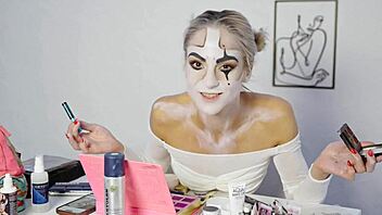 Harley Quinn Makeup Tutorial by Miss Daisy Diamond for Halloween