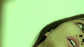 Gloria Sol Strips with Stunning Beauty in Ukraine's Finest Display