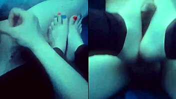 Barefoot goddess Twinkletoes in amateur cuck footjob action