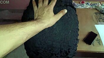 İnanılmaz! İlk kez anal, büyük yuvarlak kıç yüksek sesle bağırıyor!