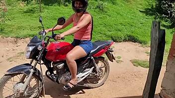 i’m obsessed with this delicious morena teasing her fans with steamy oral play in public.