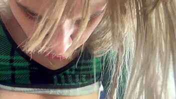 hot latina wants to give to both in DUPLA PENETRAÇÃO her small pussy