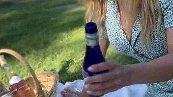 wanna date me and see this curvy latina teen 18+ spread? 😘