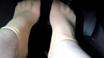 german homemade nylon feet tease with little 18+angel26’s sexy toes