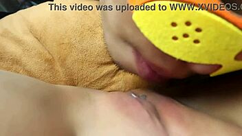 นักเรียนมัธยมชอบการเลียหีเป็นชีวิต new241new tight pussy doggystyle squirting skinny anal asian fisting cosplay sex lick 😍