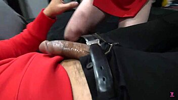 Leila Larocco's early Christmas visit turns into a rough fuckfest