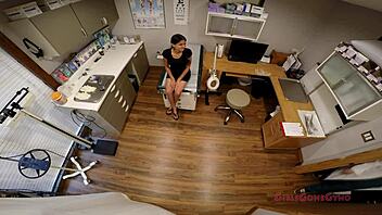 Cutie campuran pemeriksaan fizikal tersembunyi oleh doktor Tampa