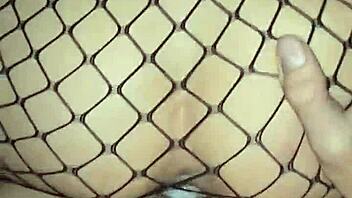 man, those mayas fit so tight on my skinny girl, she looks hot. just can’t stop staring at her vibe.