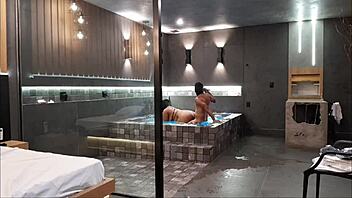 LEVEI MINHA AMIGA NO MOTEL DE LUXO ELA ADOROU E ACABOU LIBERANDO O CUZINHO!!