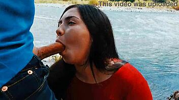 Latina wife gives risky blowjob outdoors 😍