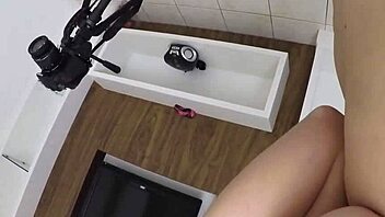 two horny cats sucking big cocks, craving that creamy milk 😋