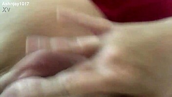 Ashlynn Plays With Her Pussy