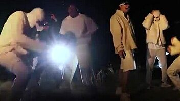 Guys Fuck The Music Industry 😏