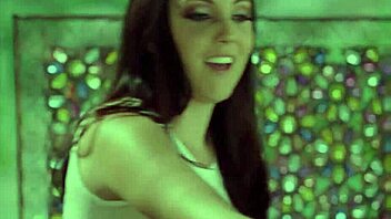 Lesbian masseuse licks pussy before scissoring with babe in fetish massage