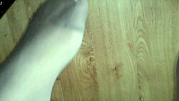 german homemade nylon feet tease with little 18+angel26’s sexy toes