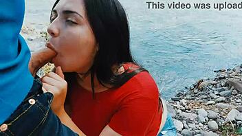 Latina wife gives risky blowjob outdoors 😍