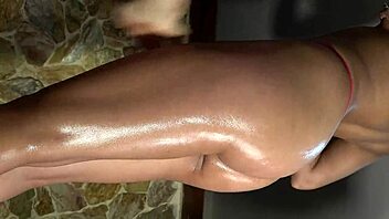 check out xattlalust's oiled sexy butt in hot panties!