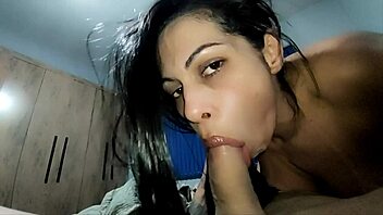 linda garota enjoys a relaxing day out