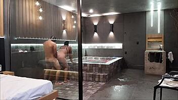 LEVEI MINHA AMIGA NO MOTEL DE LUXO ELA ADOROU E ACABOU LIBERANDO O CUZINHO!!