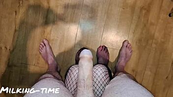 hey, check out this beginners guide to intact foreskin function and teasing milking-time, it's pretty kinky