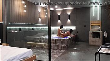 LEVEI MINHA AMIGA NO MOTEL DE LUXO ELA ADOROU E ACABOU LIBERANDO O CUZINHO!!