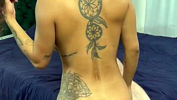 sophie helenass showers after gym