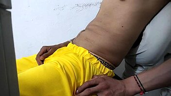 un latino en chaleur, pulling out that massive dick, feeling so wild.