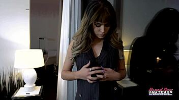 INKED BRUNETTE PAMELA MORRISON GYPSY RUBS PUSSY!