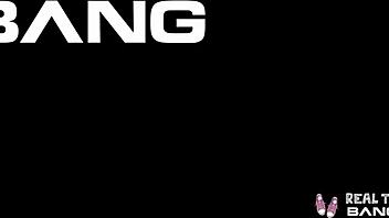 How tight is skinny teen 18+ Bella Nova’s pussy grip outdoors?