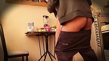 Hidden camera in my sister's house, Miranda got surprised