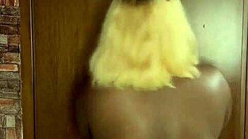 sundaydogood614's latest update features shaved lesbian pussy 😊