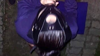 safada got pounded in backyard while cars passed... damn crazy!