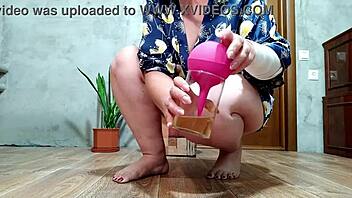 Fat Mother-in-Law Preps Gorgeous Ass for Anal