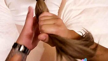 嘿，林思雨，享受和你的前任用那湿润阴道做爱吗？