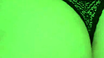 Thong Haul Tease! Ass Shaking in Panties Turns Me On!