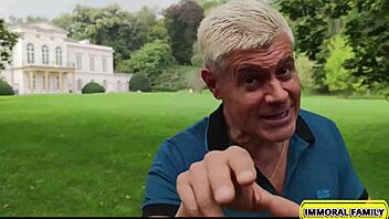 Valentine’s Day Revenge with Alisa, Curvy Babe’s Wet Pussy in Homemade Cunilingus Action