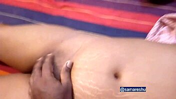 Slutty Indian Bitch Shows Off Sexy Body