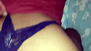 My girlfriend is eating my dick with great pleasure in Santa Catarina
