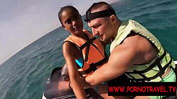 Outdoor holiday blowjob with a horny amateur