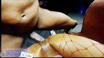 Anal adventure! Sexy naturelle gets freaky at club!