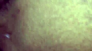 زوجتي الساخنة تأخذ قضيبي الأسود الكبير بعمق داخلها