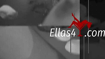 Sara Ninfetinha Delícia from Ellas4 com shows natural tits in young sex