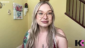 Femdom Wife Confesses Love for Pussy and Girlcock