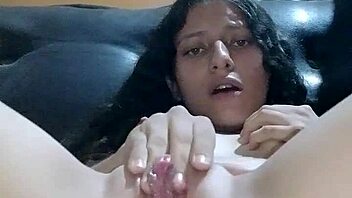 she loves masturbatin on the couch n almost got caught