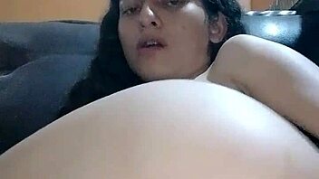 she loves masturbatin on the couch n almost got caught